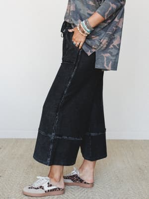 Easy Going Wide Leg Palazzo Pant: Black