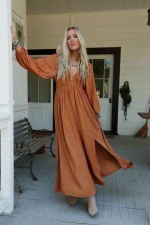 Wila Maxi Dress: undefined