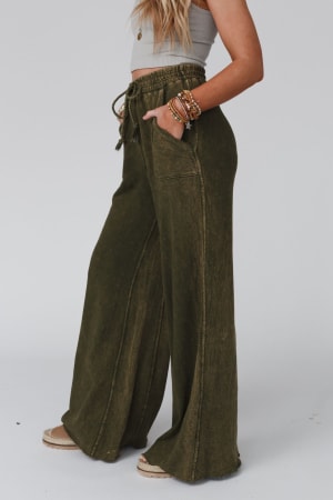 Relaxing Robin Wide Leg Pant: undefined