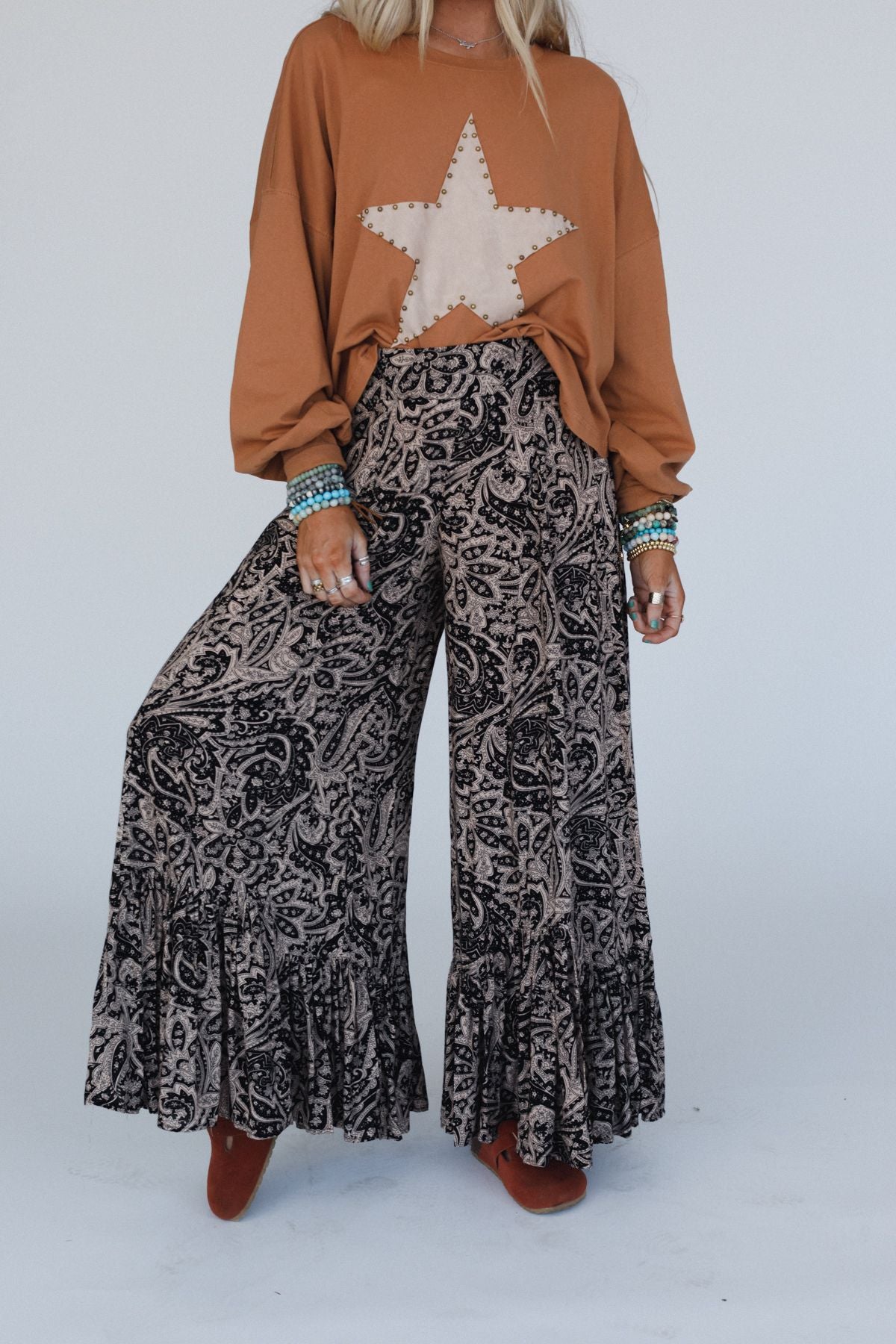 Paisley Dream Ruffled Pants - Black