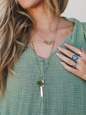 Gaya Cluster Necklace: gaya-cluster-necklace-green/Green