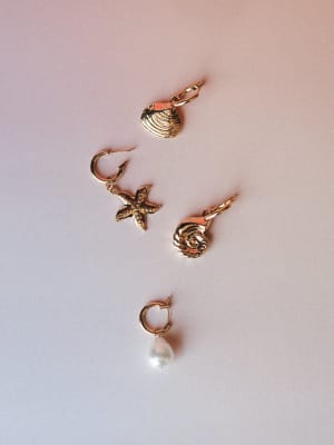 Seashell Pearl Earring Set: undefined