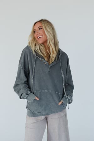 janelle-peace-patch-sweatshirt-top-ash/Ash