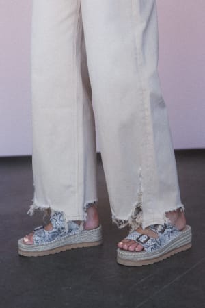 aero-distressed-jeans-beige/Beige