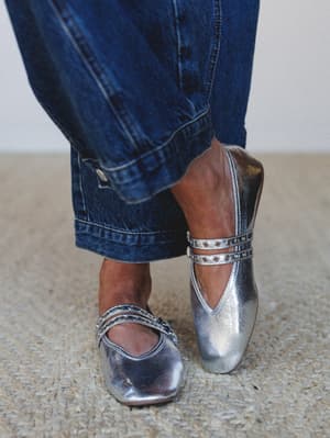 All Eyes on Me Flat: Silver