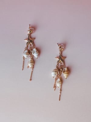 Pia Seashell Earrings: undefined
