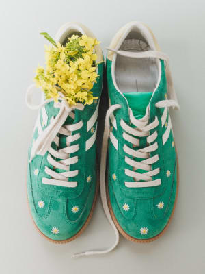 Xena Sneaker: undefined