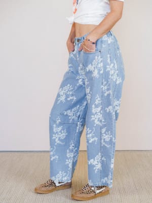 Opal Meadow Barrel Jeans - Denim L / Denim