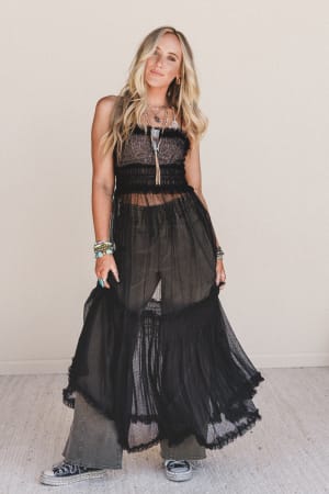 light-layers-maxi-dress-black/Black