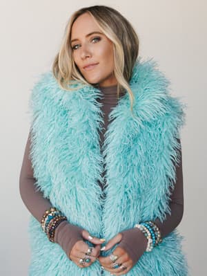 Grooves And Waves Vest: Mint
