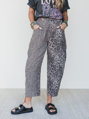 Animal Feeling Pants: undefined