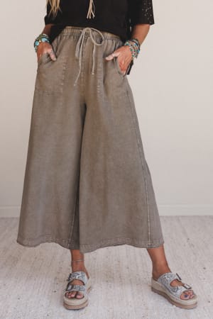 relaxing-robin-front-pocket-wide-leg-pants-faded-mocha/Brown