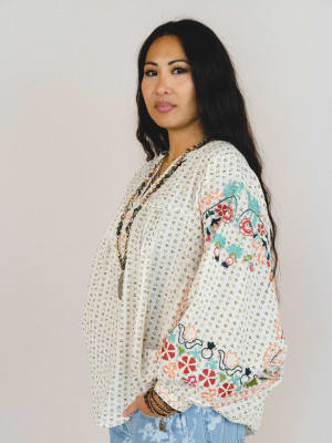 Frida Embroidered Dolman Sleeve Top - Oatmeal L / Oatmeal