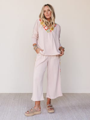 the-nest-midday-light-top-taupe/Taupe