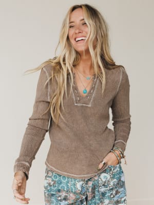 the-nest-off-duty-top-brown/Brown
