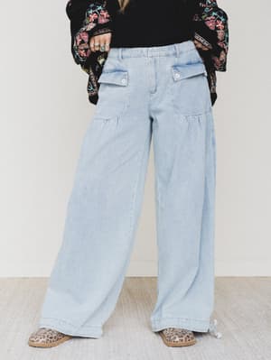 lets-jet-set-wide-leg-pants-transition-light-denim/Faded Light Denim