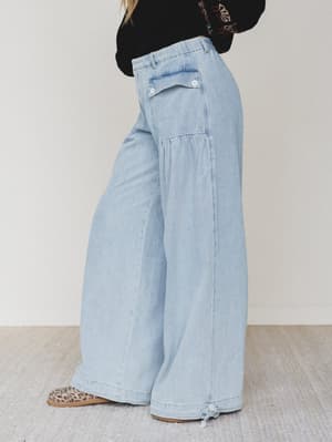lets-jet-set-wide-leg-pants-transition-light-denim/Faded Light Denim