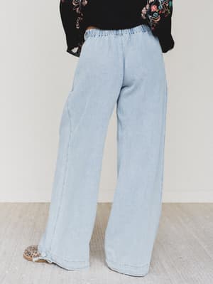 lets-jet-set-wide-leg-pants-transition-light-denim/Faded Light Denim