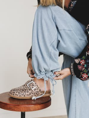 lets-jet-set-wide-leg-pants-transition-light-denim/Faded Light Denim
