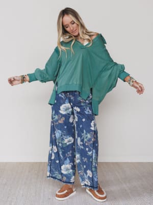 candace-oversized-collar-sweatshirt-washed-green/Green