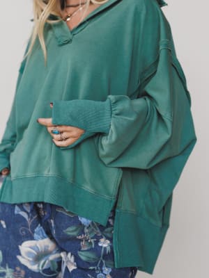 candace-oversized-collar-sweatshirt-washed-green/Green