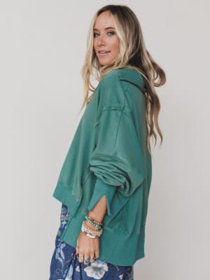 candace-oversized-collar-sweatshirt-washed-green/Green