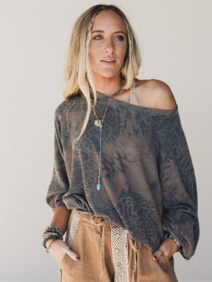 The Nest Savannah Bat Sleeve Top: undefined