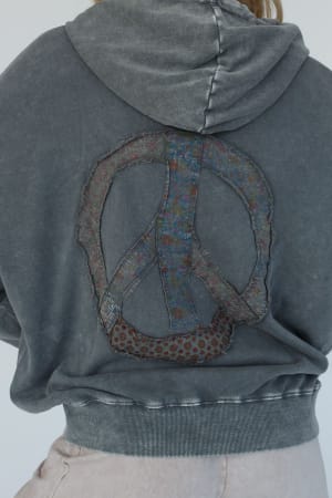 janelle-peace-patch-sweatshirt-top-ash/Ash