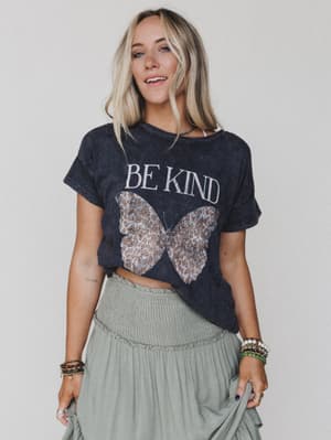 Be Kind Mineral Washed Graphic Tee: Charcoal