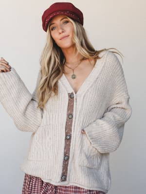 Calm Moments Cardigan: Latte