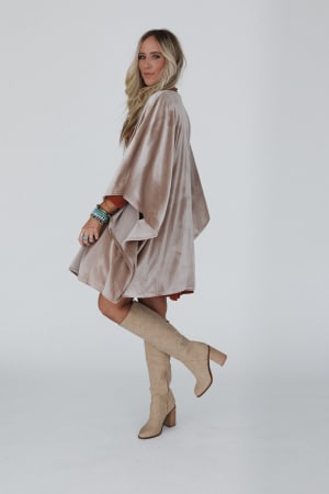savoy-velvet-kimono-taupe/Taupe