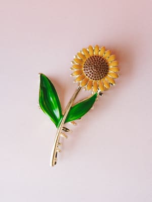 Caught up in a Flower Clip: undefined