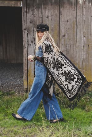 Crushin' On You Velvet Kimono: crushin-on-you-velvet-kimono-black/Black
