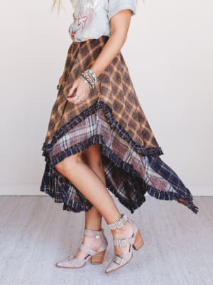 Sand Dancer Plaid Skirt in Navy