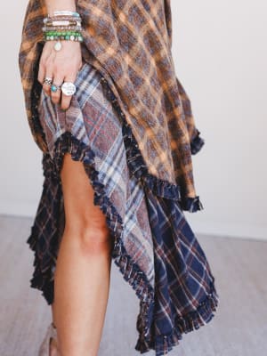 Sand Dancer Plaid Skirt in Navy