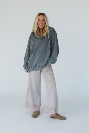 janelle-peace-patch-sweatshirt-top-ash/Ash