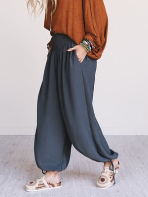 the-nest-oceana-cinched-pants-grey-olive/Dark Gray