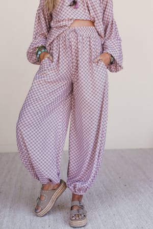 the-nest-mystic-mirage-printed-joggers-burgundy/Rose