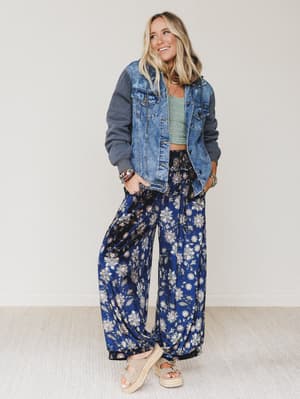 the-nest-my-boyfriends-denim-jacket-charcoal-medium-wash/Medium Wash