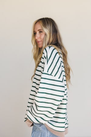 the-nest-coastal-dreaming-top-green-acorn/Green Acorn