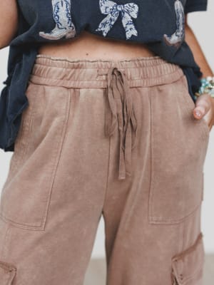 It's a Match Wide Leg Pants - Mocha Mousse L / Mocha Mousse
