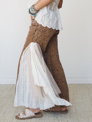 Wild Knit Spring 2 Piece Bundle - Camel Leopard