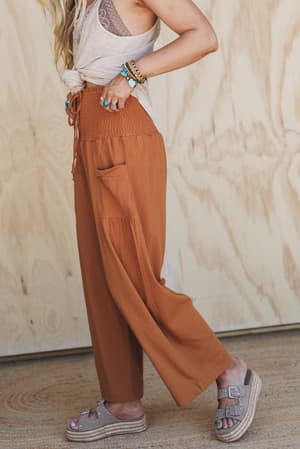 solana-solid-wide-leg-pants-camel/Brown