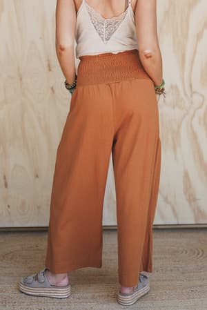 solana-solid-wide-leg-pants-camel/Brown