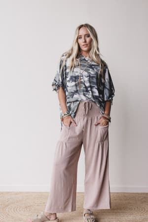 solana-solid-wide-leg-pants-natural/Beige