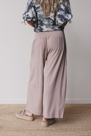 solana-solid-wide-leg-pants-natural/Beige
