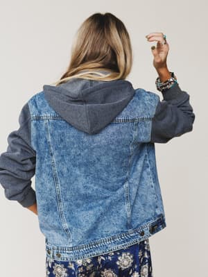 the-nest-my-boyfriends-denim-jacket-charcoal-medium-wash/Medium Wash