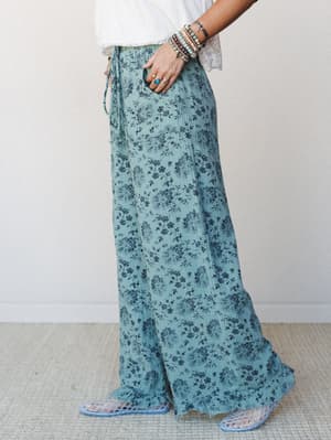 The Nest Sandra Wide Leg Ruffle Pant - Turquoise XL / Turquoise