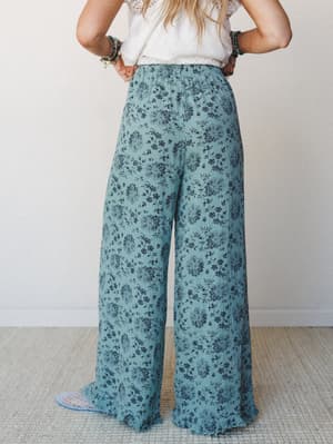 The Nest Sandra Wide Leg Ruffle Pant - Turquoise XL / Turquoise