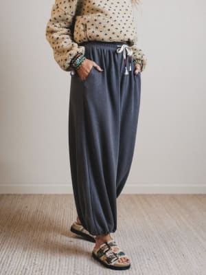 the-nest-laid-back-love-jogger-pants-charcoal/Charcoal